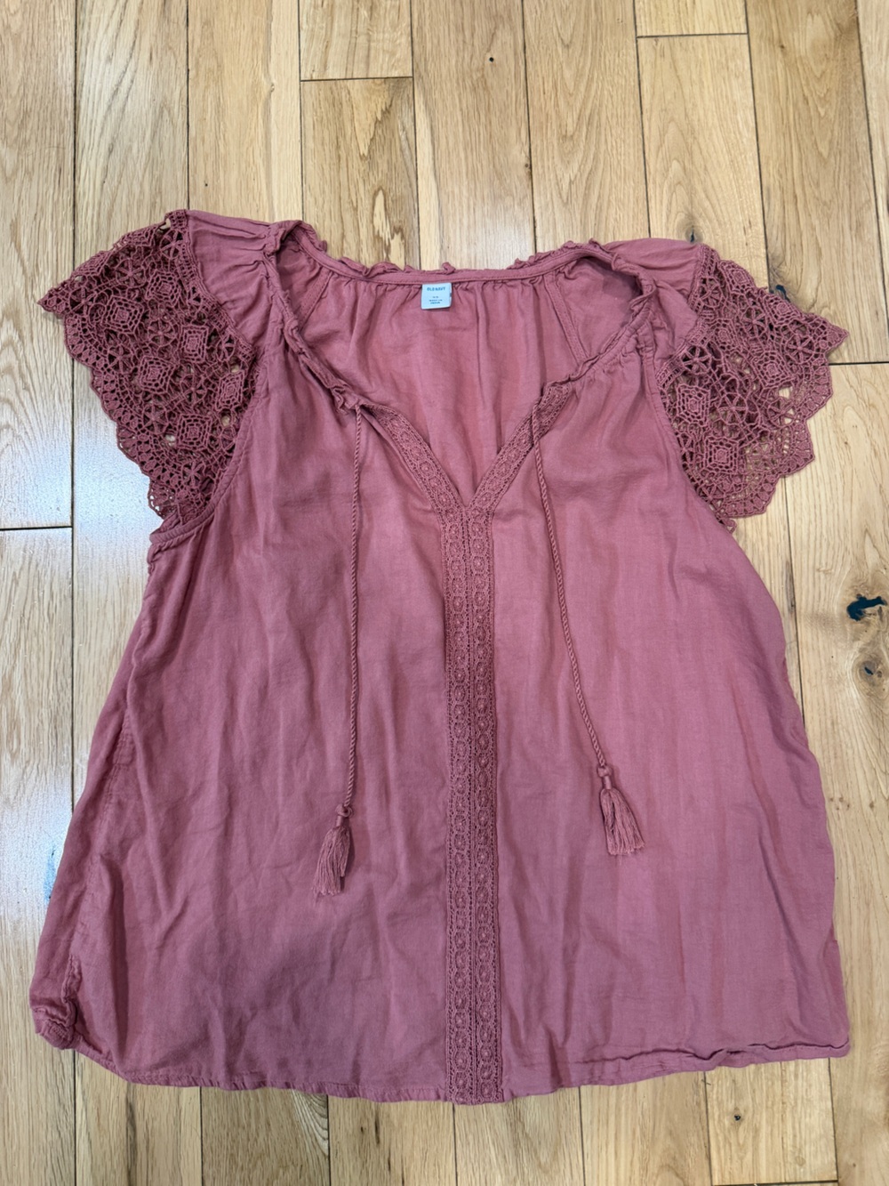 Old Navy Dusty Rose Crochet Sleeve Peasant Blouse